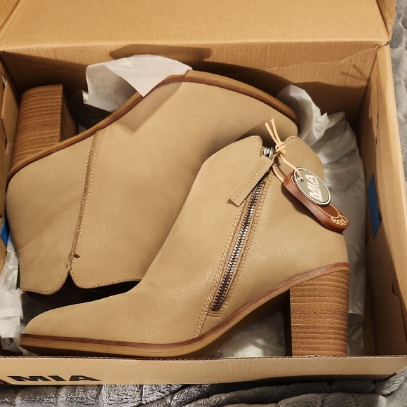 MIA Shoes - MIA Women's Beige Ankle Booties